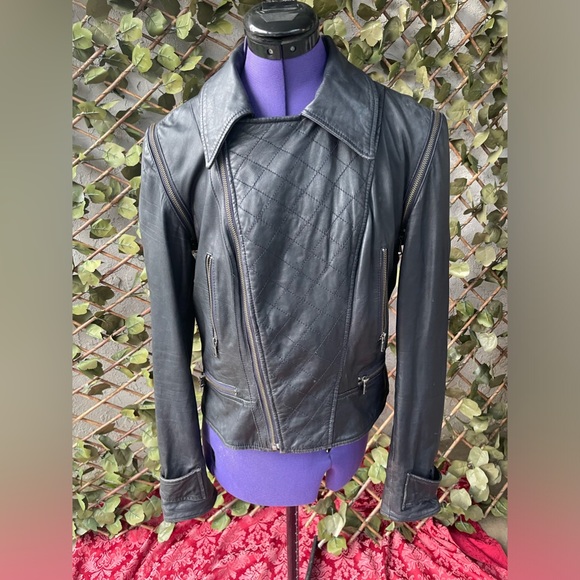 Kenna T - Picture 4 of 8